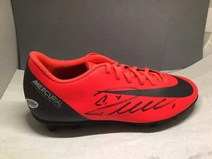 Cristiano Ronaldo Signed Nike Soccer Cleat CR7 Auto Beckett Witnesses COA 1A - Picture 1 of 9