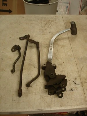 Oldsmobile 442 1965 OEM Hurst ITM 4 velocidades palanca de cambios y barras de acoplamiento y brazos GM OEM Foto 1 de 4