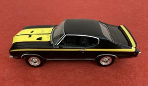 Welly 1970 Buick GSX 1/24 Diecast Model Car Black Yellow General Motors Muscle - Picture 1 of 19