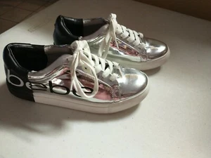 Super Cute Bebe Sneakers shoes - Special Edition Chrome / Black / White Size 6 - Picture 1 of 6