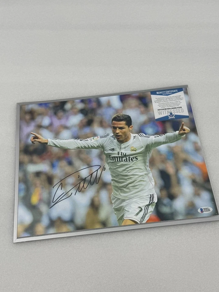 Signed Photo (11x14) Cristiano Ronaldo Autographed BAS COA - Image 1 of 4
