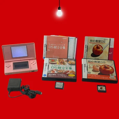 Console Nintendo DS Lite rosa nobre modelo japonês + carregador e 2 jogos testados funcionando - Imagem 1 de 4