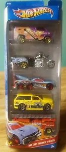 Hot Wheels HW City Works 5 Pack Gift Pack 1:64 Scale 2010 NEW - Picture 1 of 9