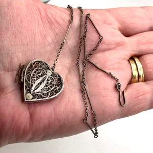 Collana medaglione ciondolo cuore vinaigrette antica 44 cm argento non marcato danneggiato - Foto 1 di 11