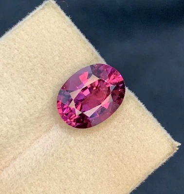 Piedra preciosa de turmalina rubelita rosa rojizo, piedra suelta de turmalina - 3,90 quilates Foto 1 de 4