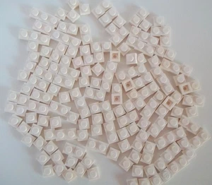 200 x LEGO white plate 1x1 3024 - Picture 1 of 2