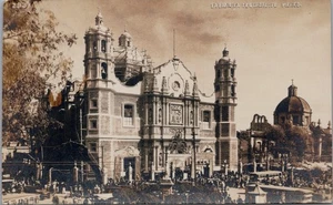 1934 Mexico Postcard Basilica de Guadalupe Fiesta Scene - Picture 1 of 2