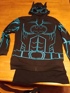 Boys Batman Hoodie XL with removable cape, glow in the dark design - Picture 1 of 5