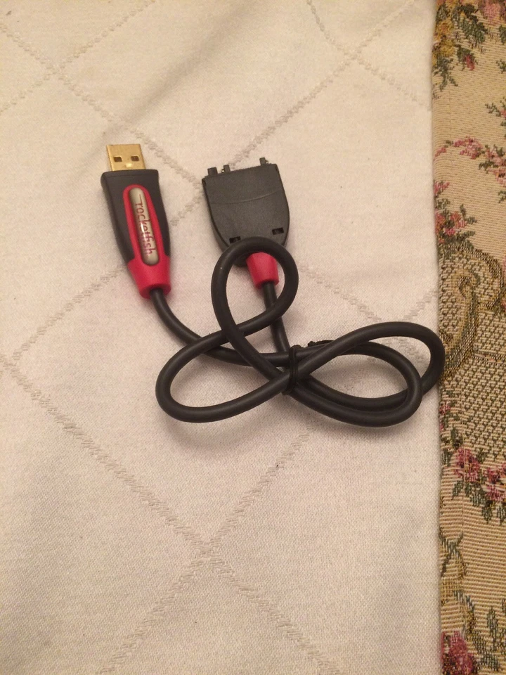 Rocketfish RF-CA1PMA Mobile - USB Charging Cable - Image 1 of 4