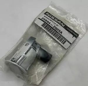 Genuine Nissan Reverse BEZ&SEN Sensor 259WHITE 25994-ZQ05A - Picture 1 of 6