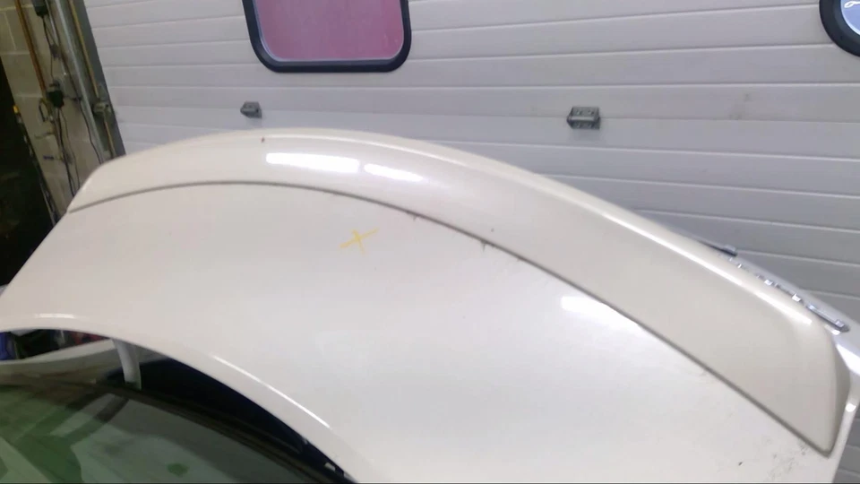 Used Rear Spoiler fits: 2011 Buick Lacrosse opt T43 Rear Grade A - Изображение 1 из 4
