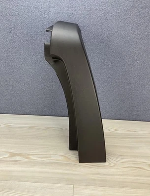 ♦️2006-2010 Hummer H3 Rear Passenger (Right) Side Quarter Panel Pillar Trim. OEM - Image 1 of 4