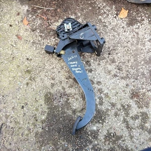 KIA CARENS 2008 Accelerator Pedal Genuine OEM - Picture 1 of 13