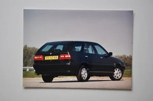 Foto de prensa de coche - Lancia Dedra SW 1.8 16V LS oscuro - vista trasera/lateral - Imagen 1 de 1
