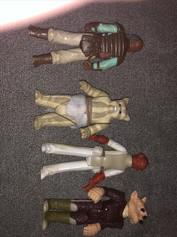 Vintage 1983 Kenner (4) Star Wars Return of the Jedi Logray Ewok Action Figure Cover