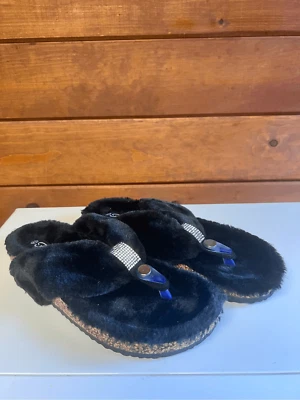 Forever Fuzzy Thong  Slippers Sz 8.5 Black NWOT - Image 1 of 4