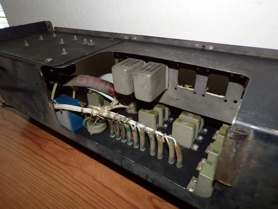 Panel de relé de voltaje Mitsubishi Mu-2 Aircraft Gen 035A88382 relés de lixiviación Foto 1 de 4