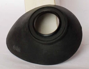 19mm unbranded screw in eyecup, fits Nikon FM, FE and similar. - Picture 1 of 2