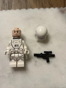 LEGO Star Wars 75100 First Order Snowtrooper con minifigura Kama! - Imagen 1 de 4