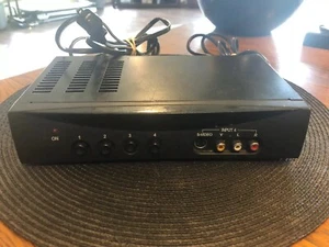 Selector de fuente de audio/vídeo Philips Magnavox (PM61151) - Imagen 1 de 5