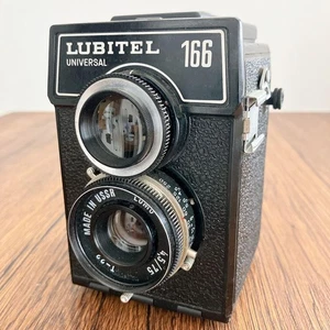 Lomo Lubitel 166 fotocamera universale TLR medio formato 6x6 pellicola GIAPPONE otturatore lavoro - Foto 1 di 8