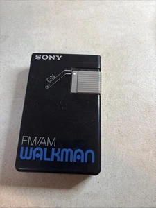 Receptor estéreo de radio FM/AM portátil Sony Walkman SRF-19W de colección/probado funciona - Imagen 1 de 4
