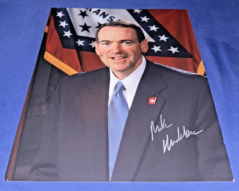 MIKE HUCKABEE SIGNED 11X14 PHOTO 44TH GOVERNOR OF ARKANSAS REPUBLICAN AUTOGRAPH Cover