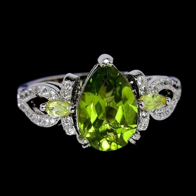 NATURAL AAA GREEN PERIDOT & WHITE CZ STERLING 925 SILVER RING SIZE 8.25-8.75 - Image 1 of 4