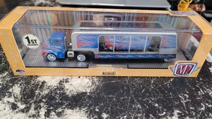 M2 AUTO HAULERS 1956 FORD C-500 COE TRUCK / 1949 MERCURY CUSTOM Blue Flame 1/64 - Picture 1 of 9