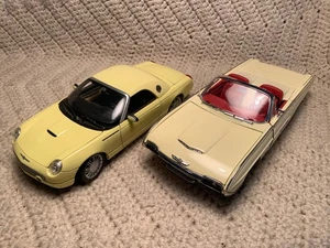 1/18 Ertl Lot Of 2 Mellow Yellow Ford Thunderbirds 1963 & 2003 Epic - Picture 1 of 24