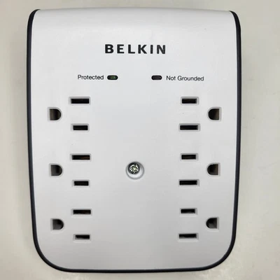 Protector contra sobretensiones de carga USB avanzado Belkin BV106050 para hogar de oficina Foto 1 de 4