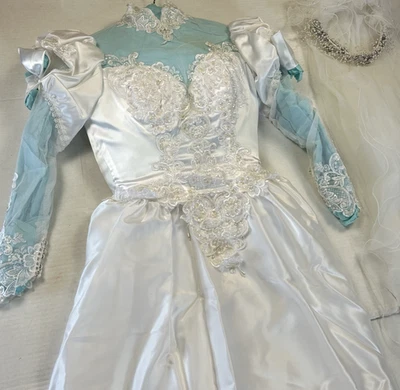 Lifetime of Loveliness Vintage 80s White Lace Long Sleeve Wedding Dress sz 10 - Image 1 of 4