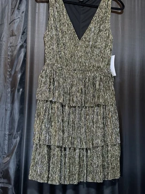 Vestido Venus Gold Flapper 1920’s Cuello en V Profundo Metálico En Niveles Nuevo con Etiquetas S Art Deco Noir Foto 1 de 4