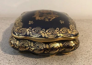 Bonbonnière bleu de four en porcelaine de Limoges - candy box Limoges porcelain - Picture 1 of 4