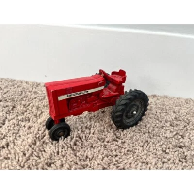 International Farmall ERTL 656 Tractor Diecast Metal Red Vintage Farm Toy '60 - Image 1 of 4