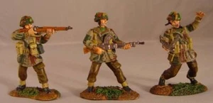COJF-2816A - British Paratroopers Advancing Set (47098) The Longest Day - WWII - Picture 1 of 1