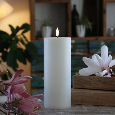 LED Kerze THEA Uyuni Echtwachs weiß Timer H: 20cm D: 7,8cm bis zu 1000Std. - Bild 1 von 4