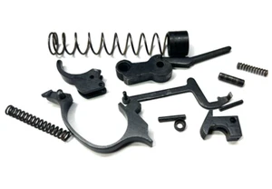 IVER JOHNSON “TP25” 25 PARTS: HAMMER, TRIGGER, GUARD, & ASSORTED PARTS. - Picture 1 of 5