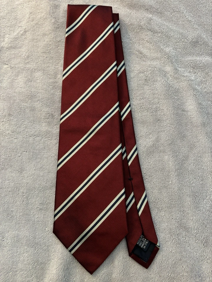 Corbata Lands' End Silk Repp roja nueva sin etiquetas con rayas azul marino y plateado-blancas hecha a mano Italia Foto 1 de 4