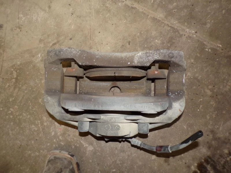 Pinza delantera derecha pasajero para BMW 760i 1343638 10-15 Foto 1 de 4