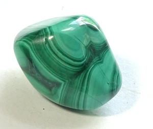 LOVELY MALACHITE TUMBLESTONE electromagnetic filter 2.1 x 1.4 cms 8.50 gms #4 - Picture 1 of 4