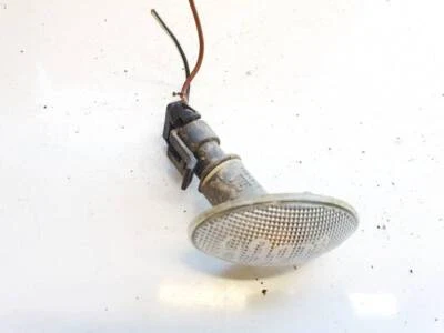 Volvo V50 2005 Clear Side Repeaters Right 13191554, Genuine #2038835-08 - Imagem 1 de 4