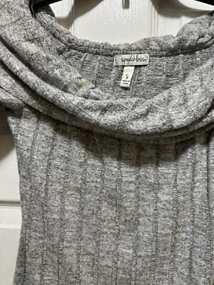 Vestido recto Speechless Juniors sin hombros pequeño gris Foto 1 de 4