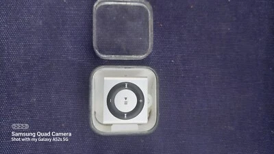 Apple iPod Shuffle 2GB 4th Gen.MP3 Player (MKMG2BT/A) -White - Image 1 of 4