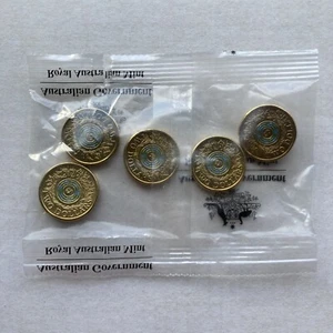 2017 $2 Remembrance Day Rosemary Coloured Coin Royal Australian Mint Bag - Foto 1 di 2