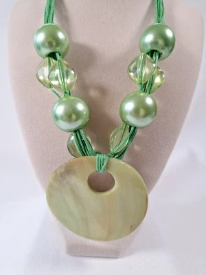 Large Shell Pendant Necklace 16.5" - Image 1 of 4