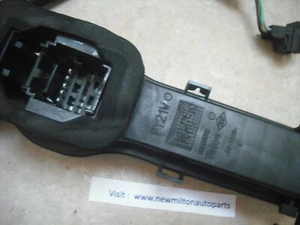 89023832 A GENUINE RENAULT ESPACE MK4 REAR LIGHT BULB HOLDERS AND WIRING - Picture 1 of 5