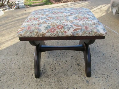 Antiguo reposapiés de gota raro e inusual que se balancea hacia adelante y hacia atrás Foto 1 de 4