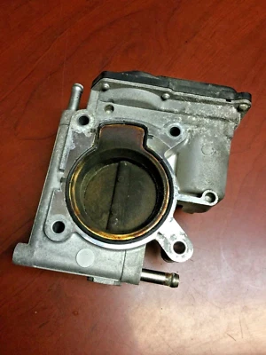 MAZDA 5 2008 2,3 L carrocería del acelerador L3R413640 OEM Foto 1 de 4