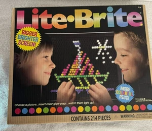 2019 Lite Brite 200+pegs working condition patterns used. - Picture 1 of 8